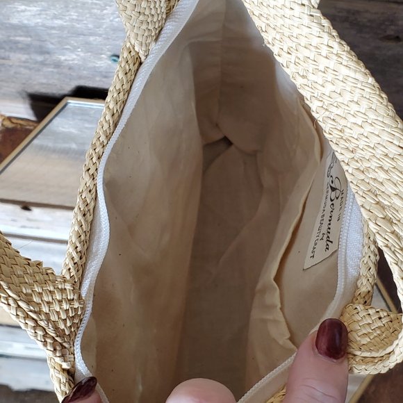 Bermuda Beauty Craft Rafia Embellished Handbag - Picture 4 of 9